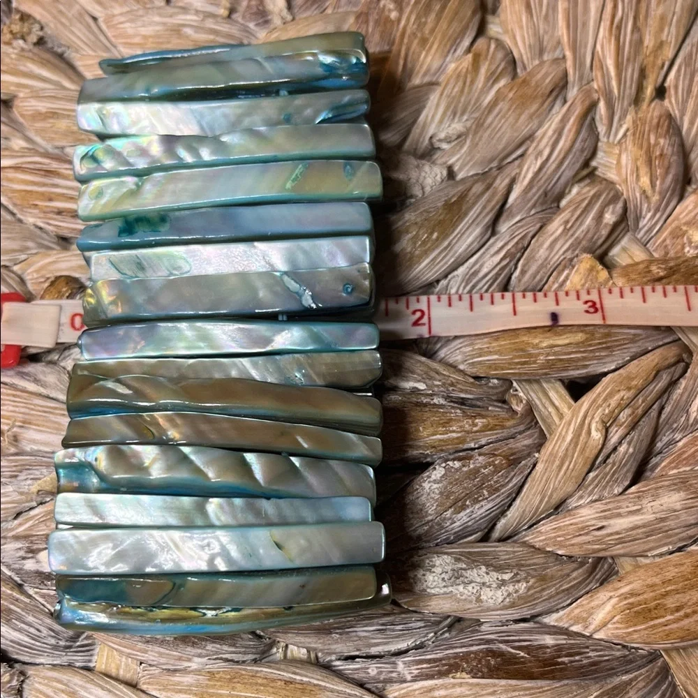 Blue and Green Mother of‎ Pearl Abalone Stretch Bracelet